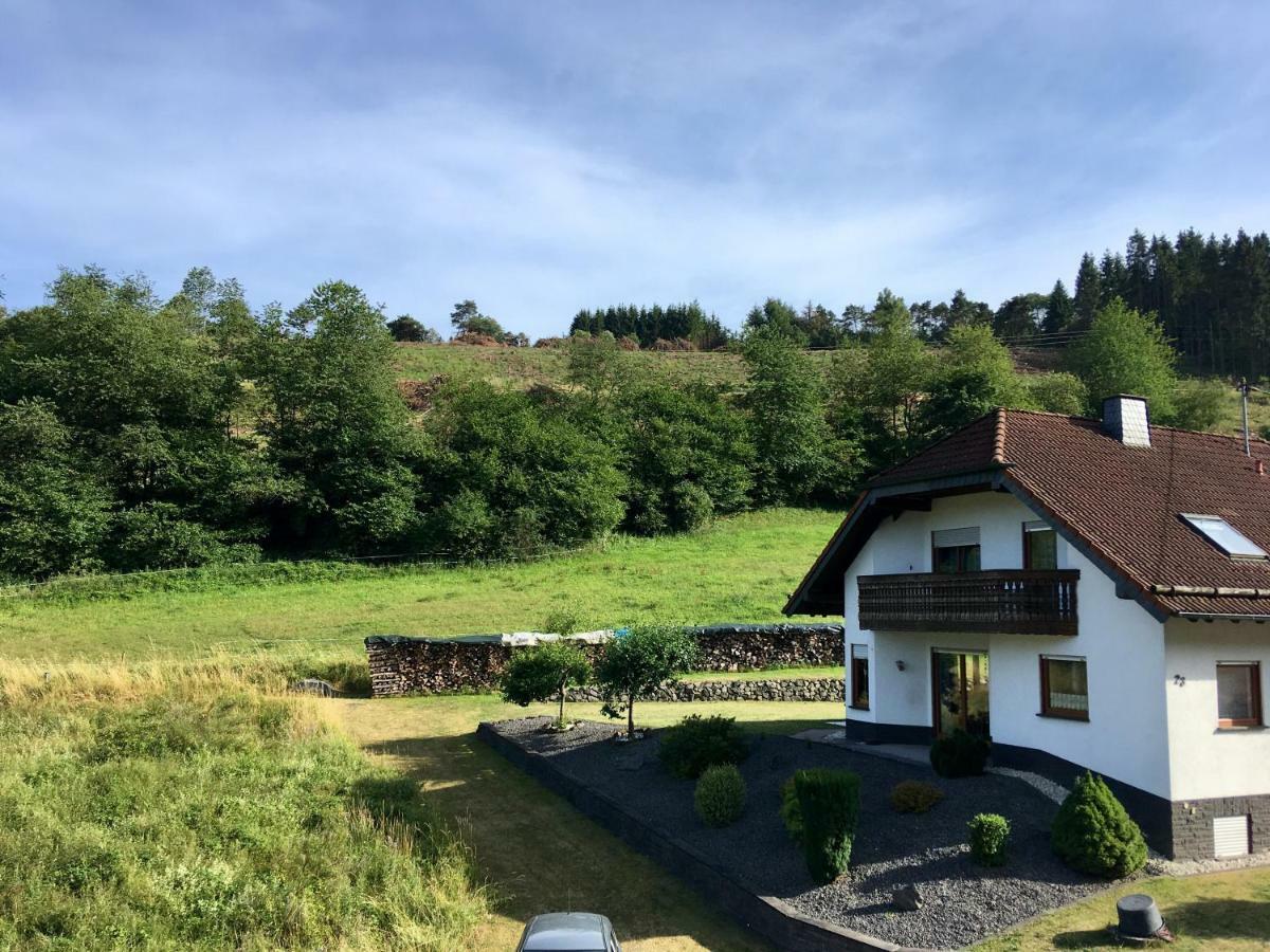 Ferienwohnung Am Nuerburgring/Wintersport Arft Acht Dış mekan fotoğraf